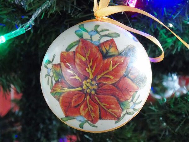 bombka robiona metodą decoupage